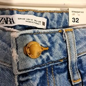 Zara Jeans size 0 medium wash